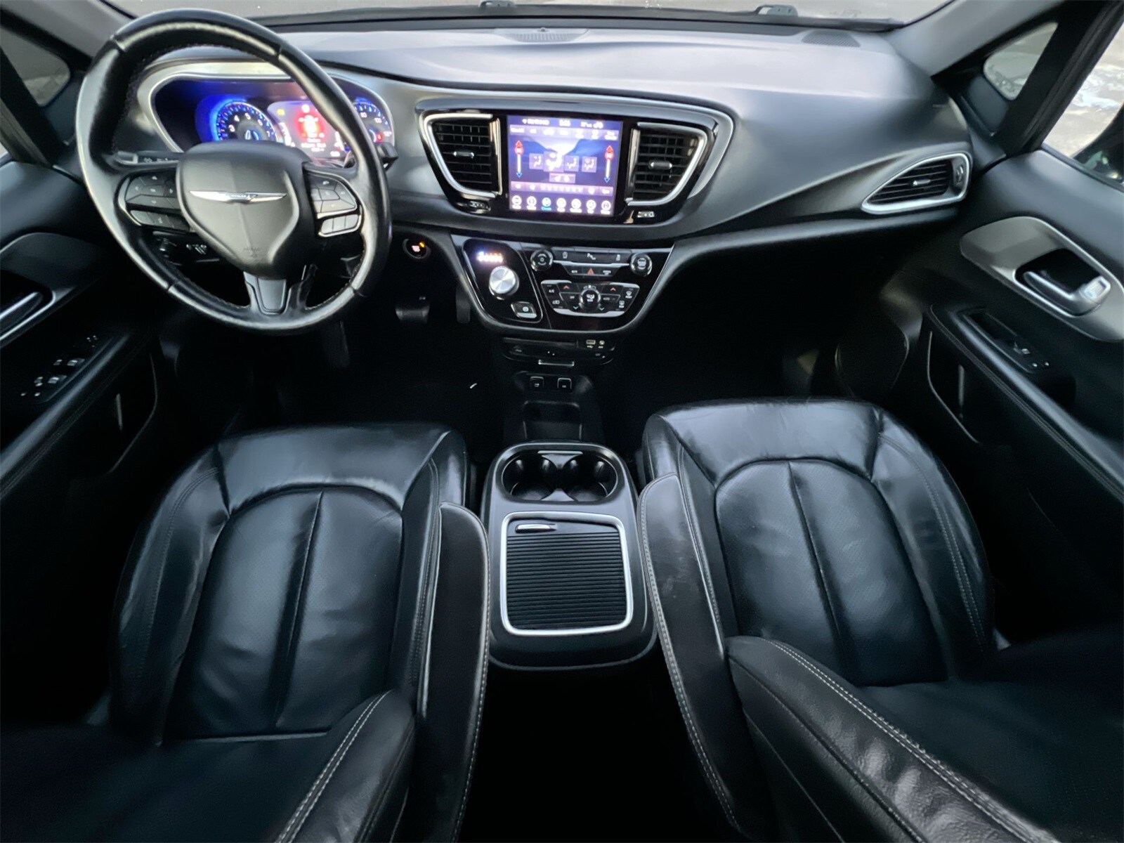 Thumbnail: 2018 Chrysler Pacifica - 15