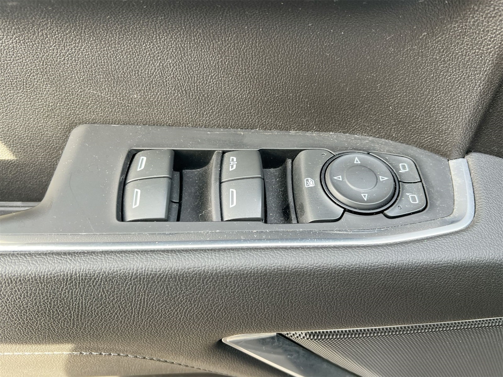 Thumbnail: 2022 Chevrolet Silverado 1500 - 17