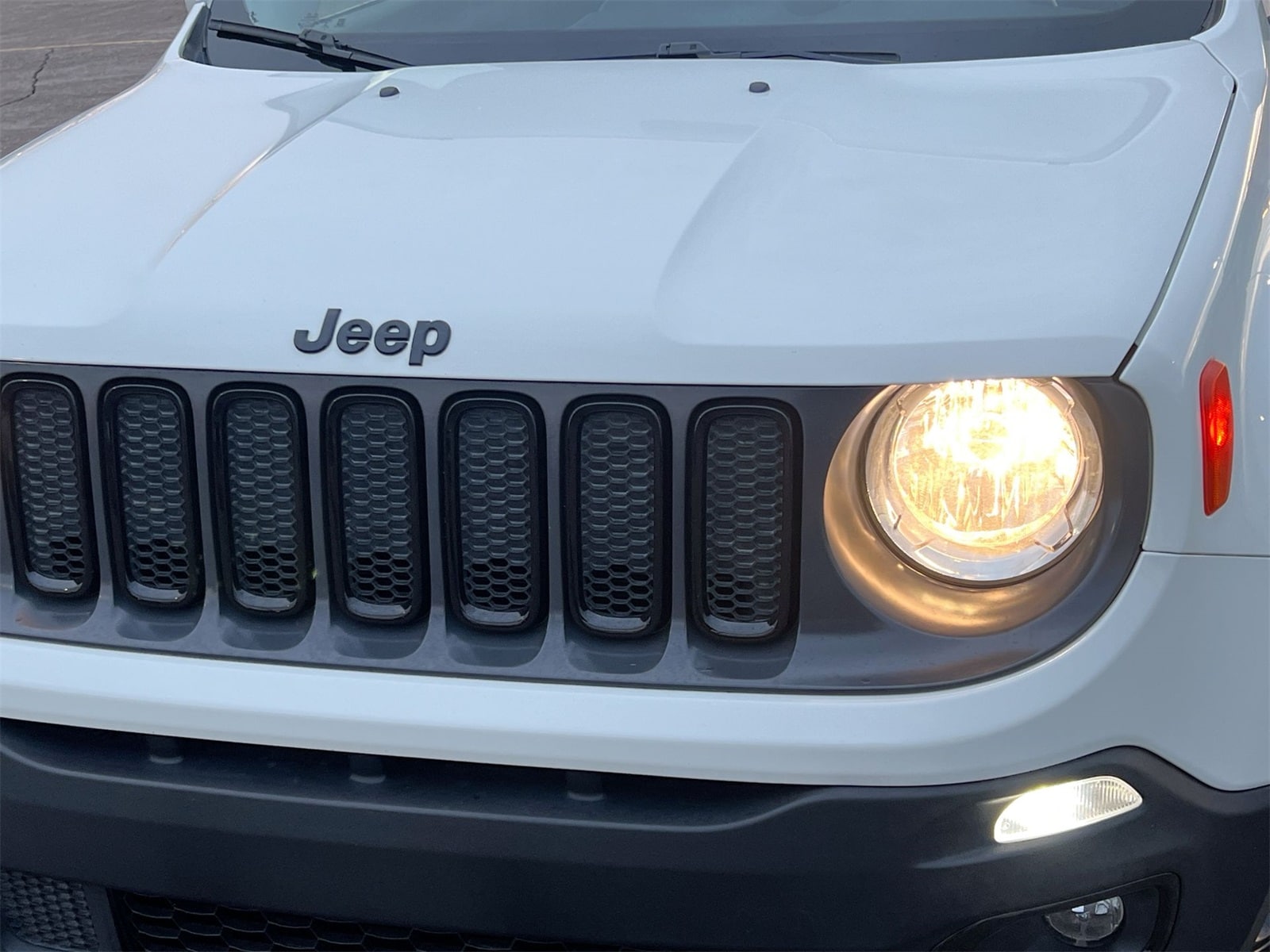 Thumbnail: 2017 Jeep Renegade - 11