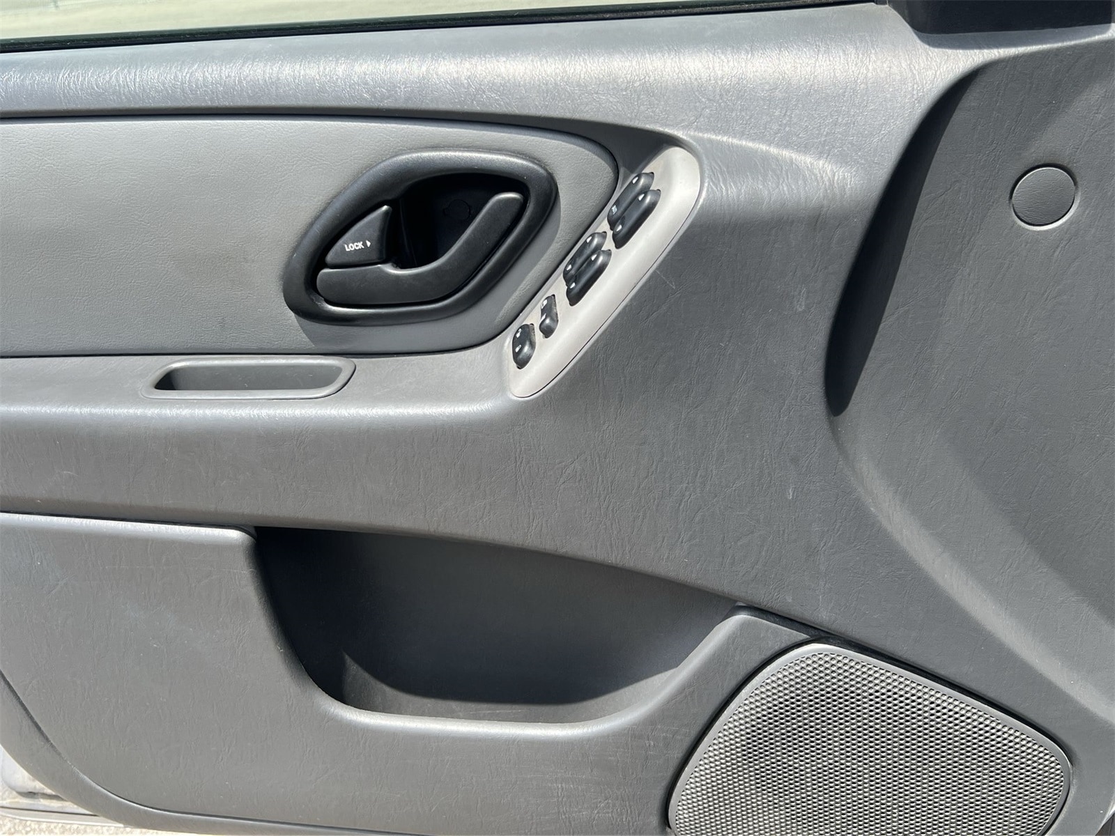 Thumbnail: 2007 Ford Escape - 29