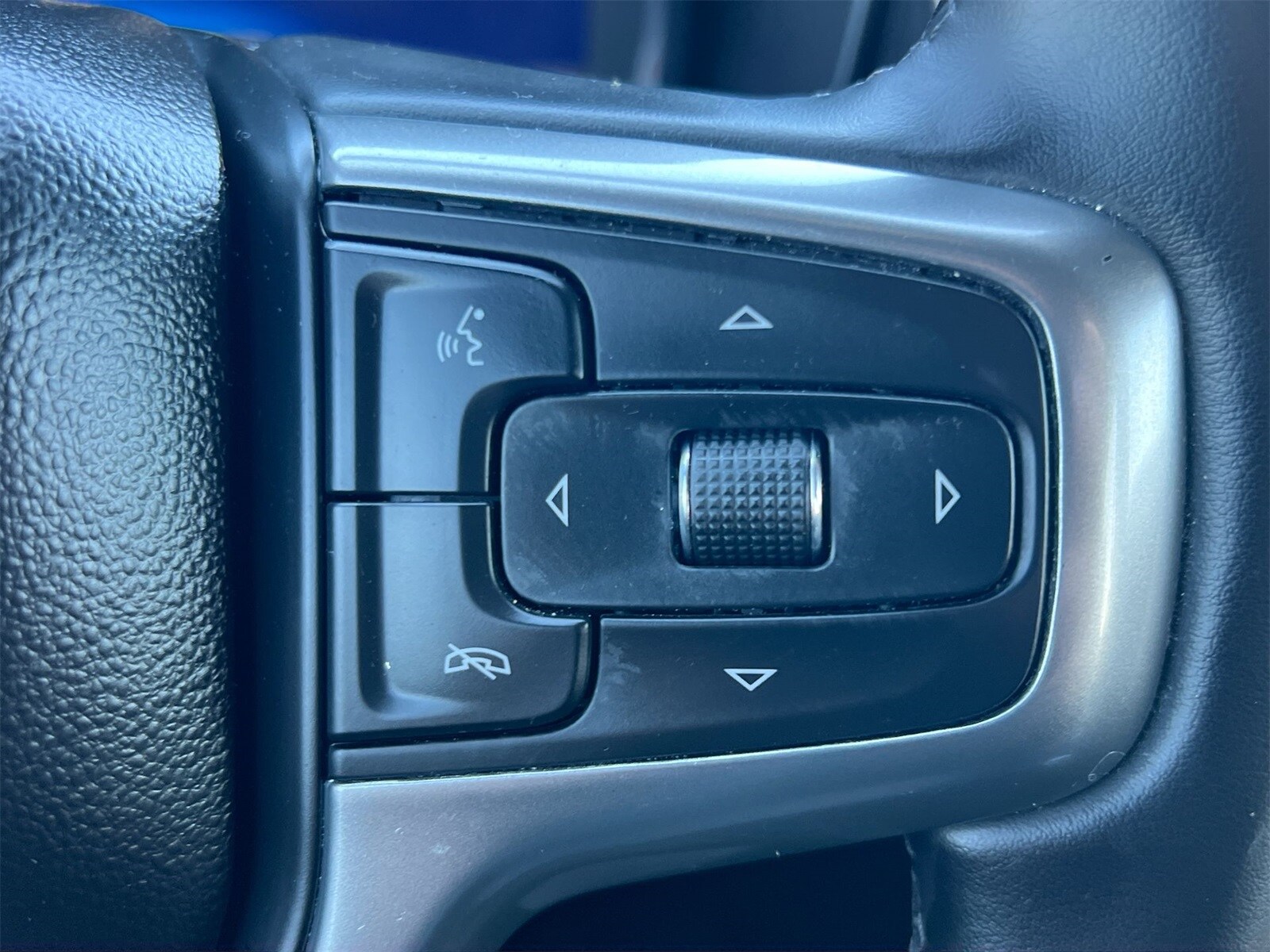 Thumbnail: 2023 Chevrolet Tahoe - 25