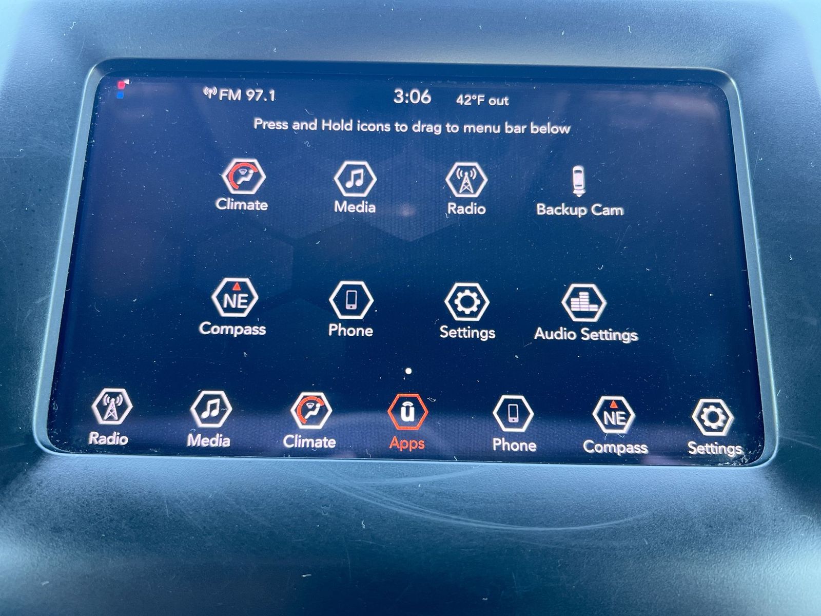 Thumbnail: 2019 Jeep Cherokee - 28