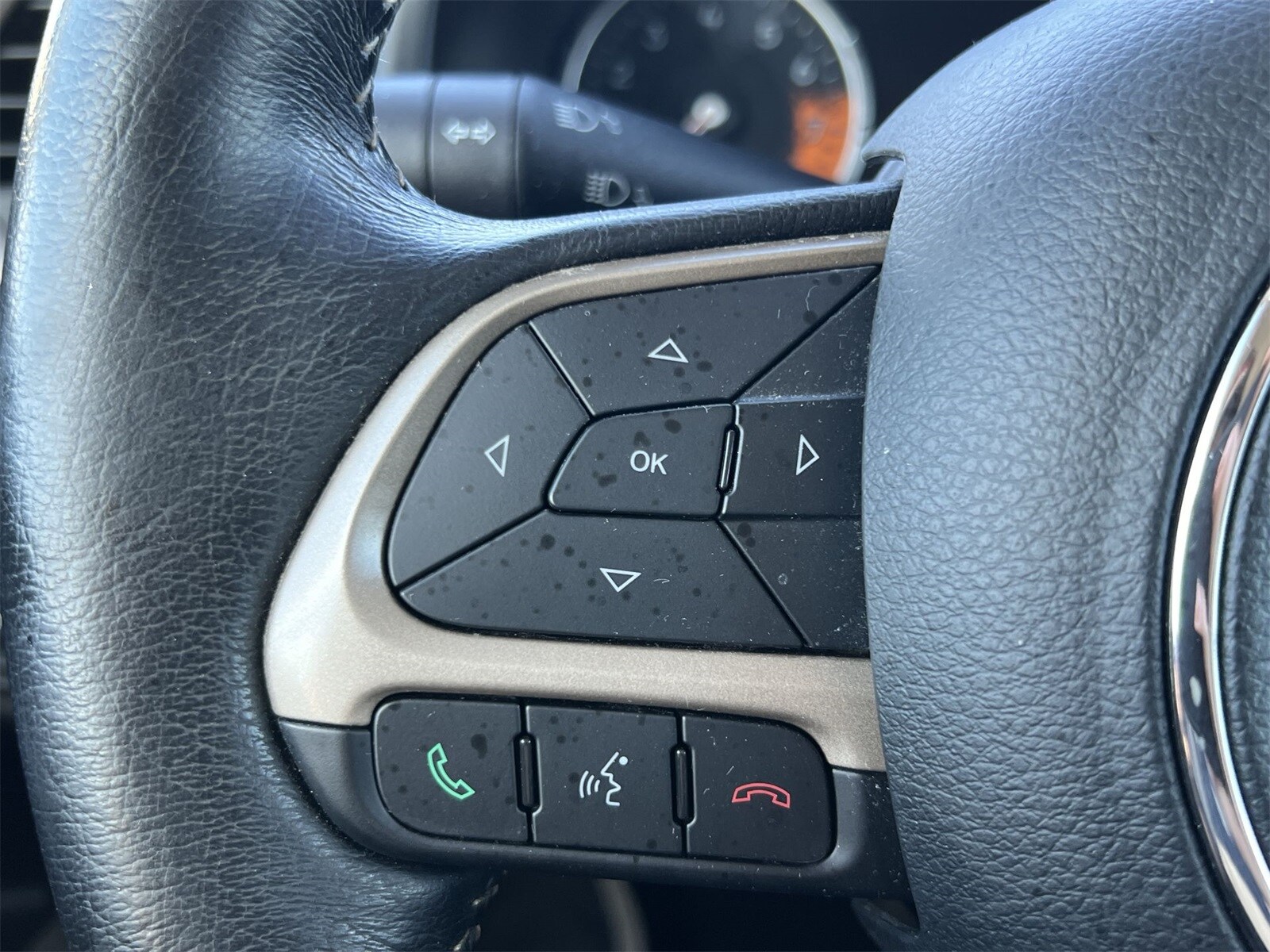 Thumbnail: 2015 Jeep Renegade - 23