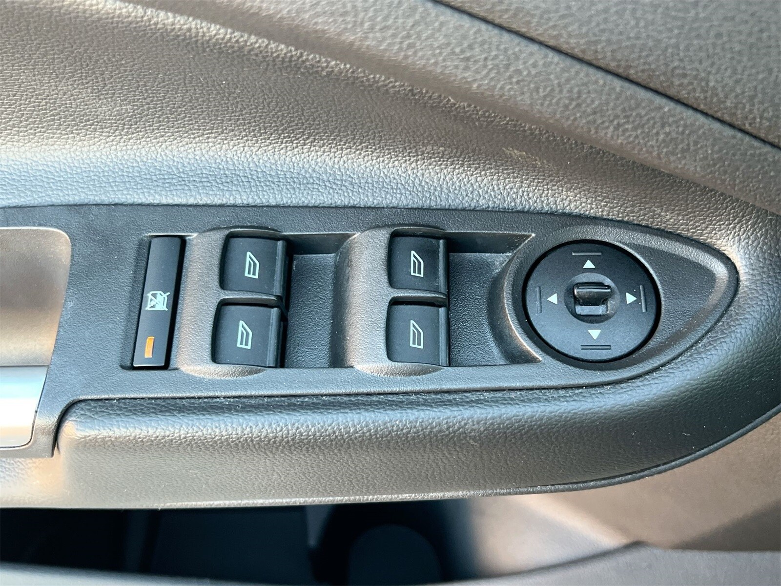 Thumbnail: 2018 Ford Escape - 17