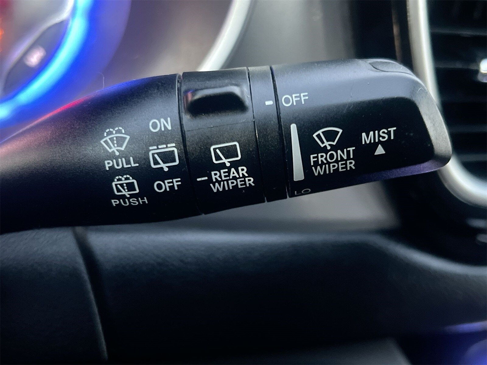 Thumbnail: 2018 Chrysler Pacifica - 25