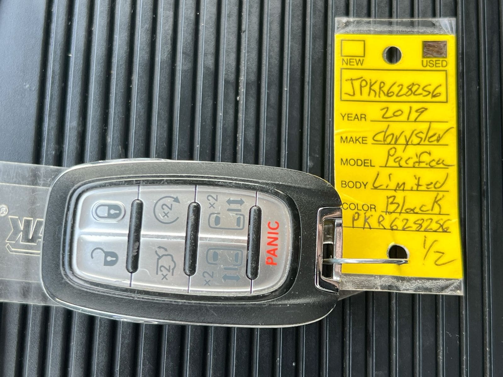 Thumbnail: 2019 Chrysler Pacifica - 35