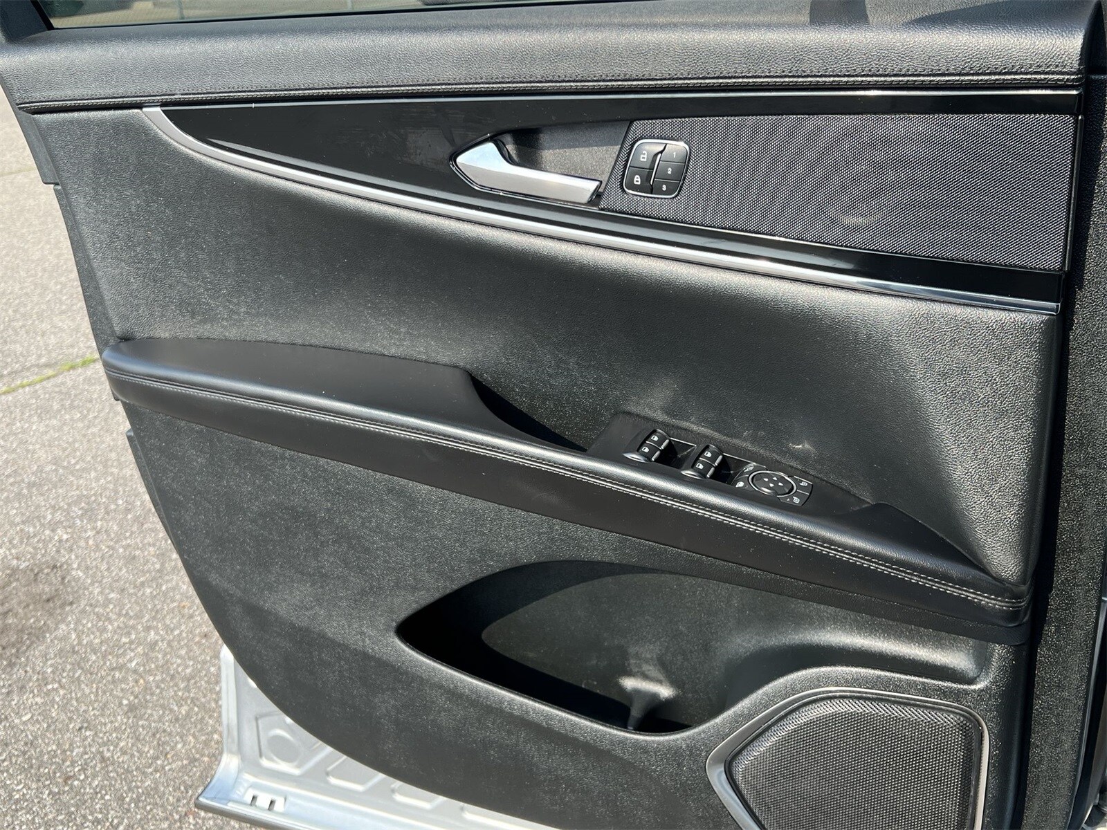 Thumbnail: 2022 Lincoln Nautilus - 31