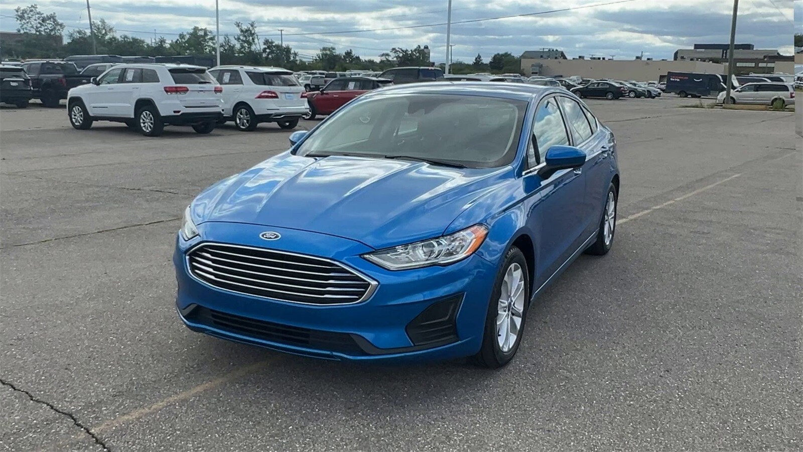 2020 Ford Fusion SE photo 4