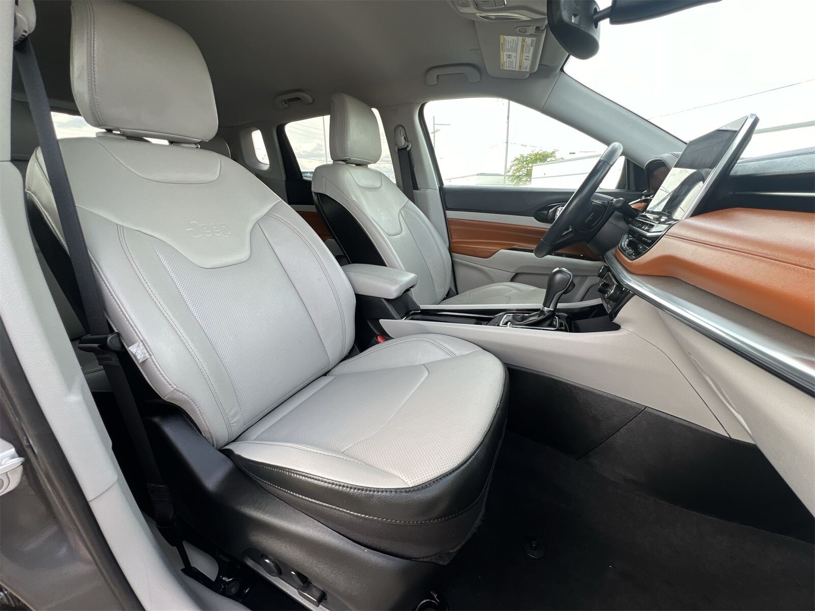 Thumbnail: 2022 Jeep Compass - 22