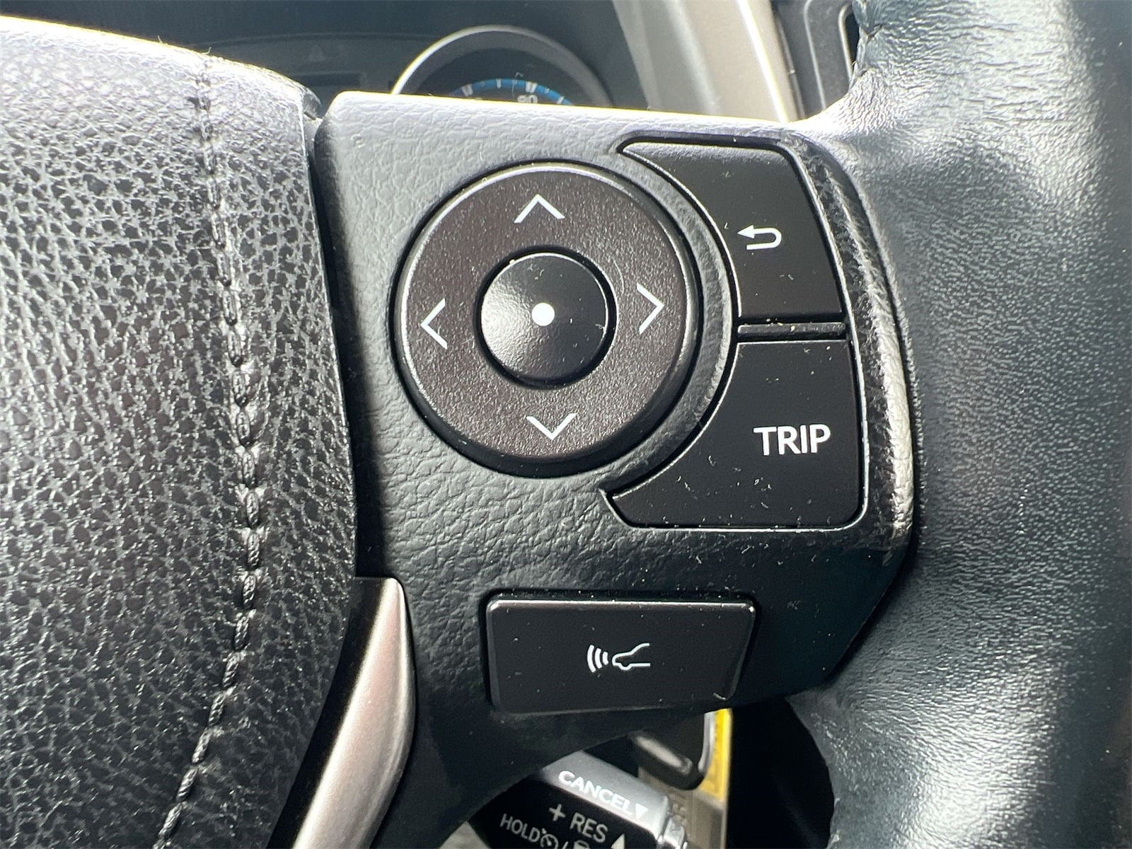 Thumbnail: 2017 Toyota RAV4 - 24