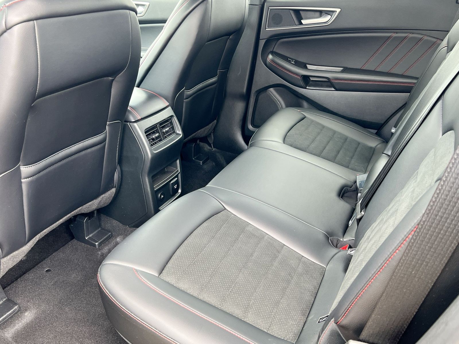 Thumbnail: 2024 Ford Edge - 18