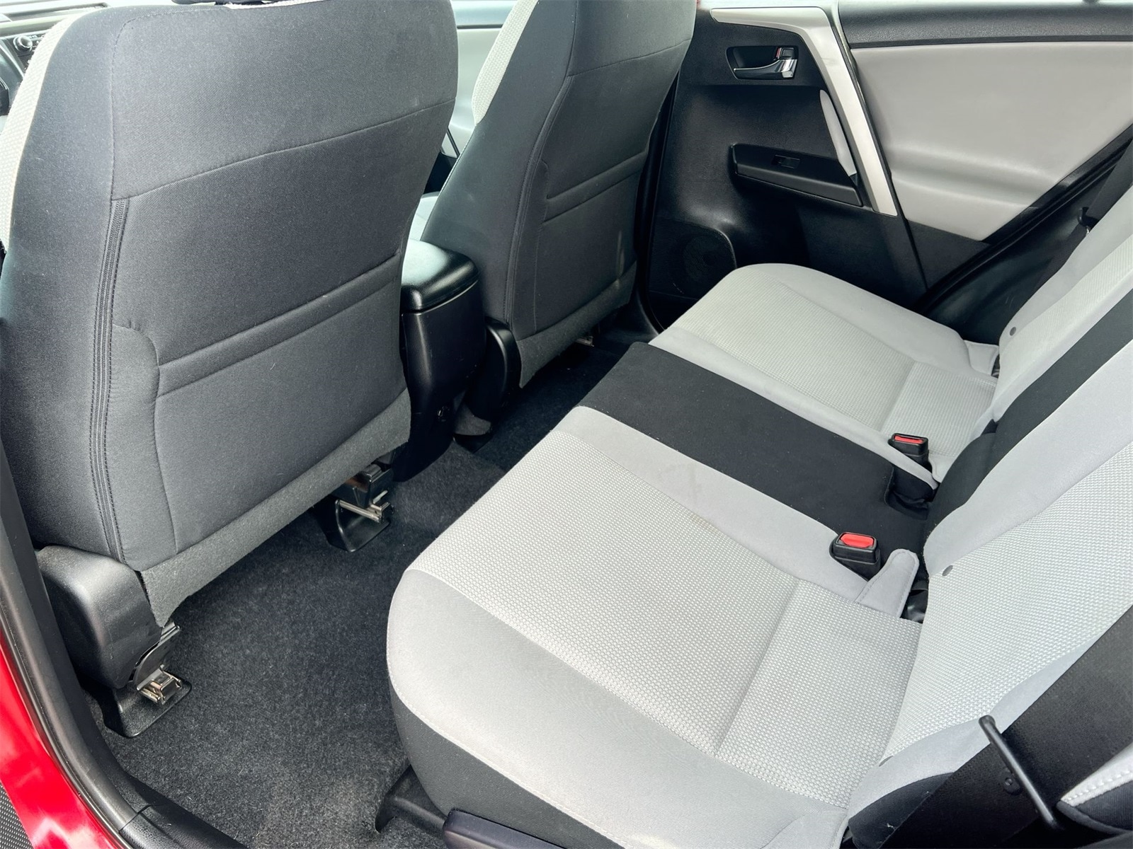 Thumbnail: 2017 Toyota RAV4 - 18