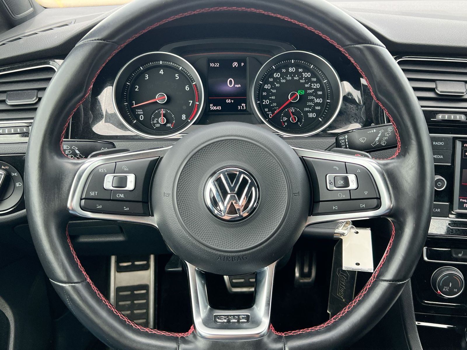 Thumbnail: 2018 Volkswagen Golf - 22