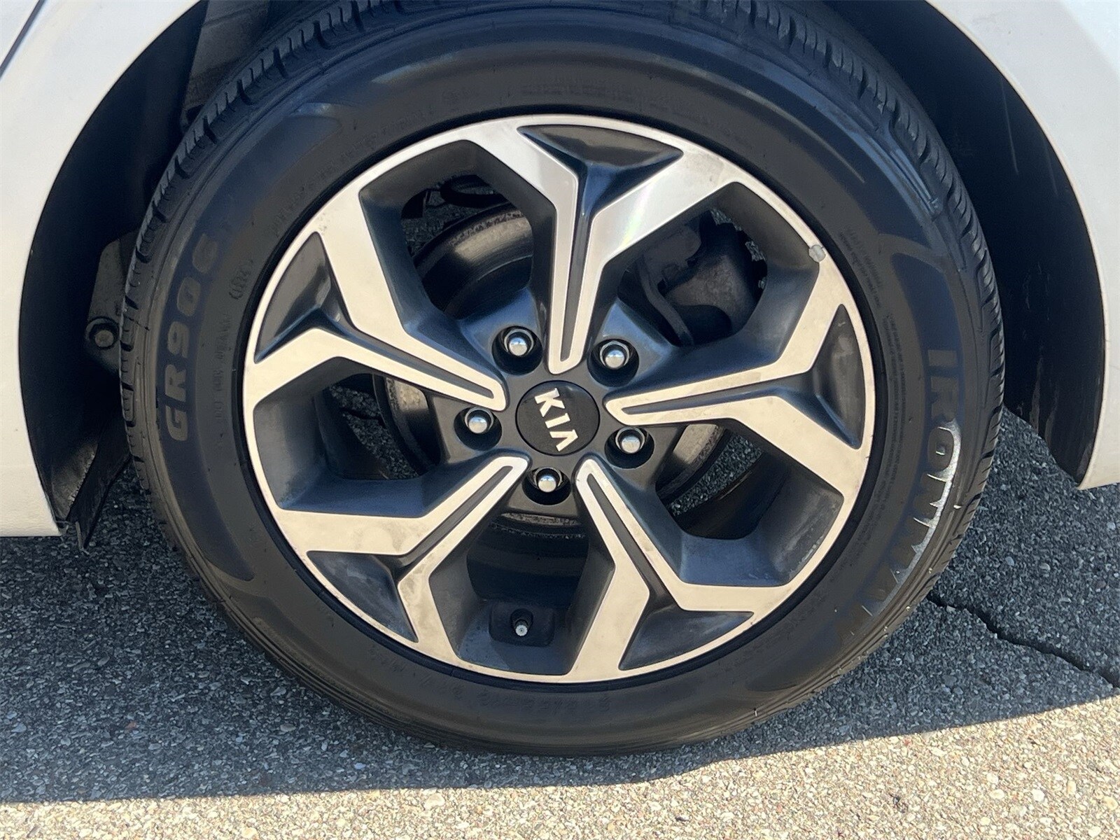 Thumbnail: 2019 Kia Forte - 14