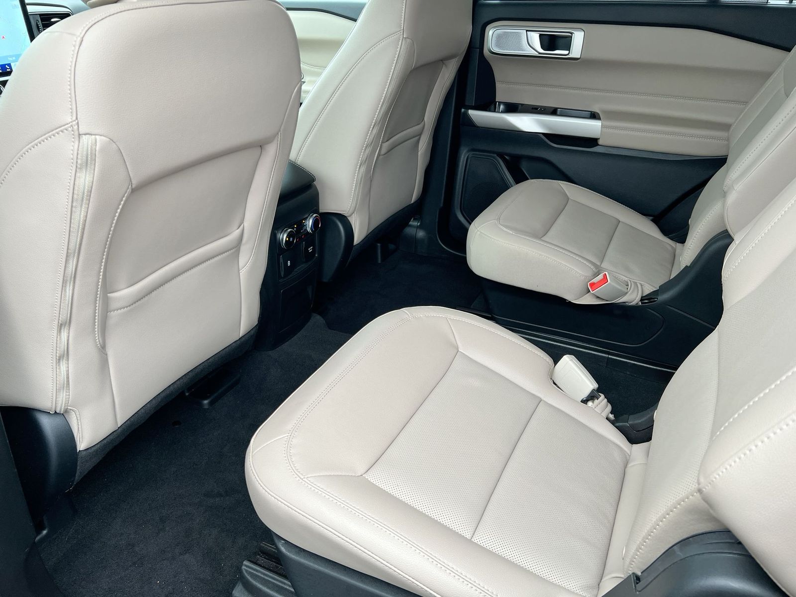 Thumbnail: 2023 Ford Explorer - 19