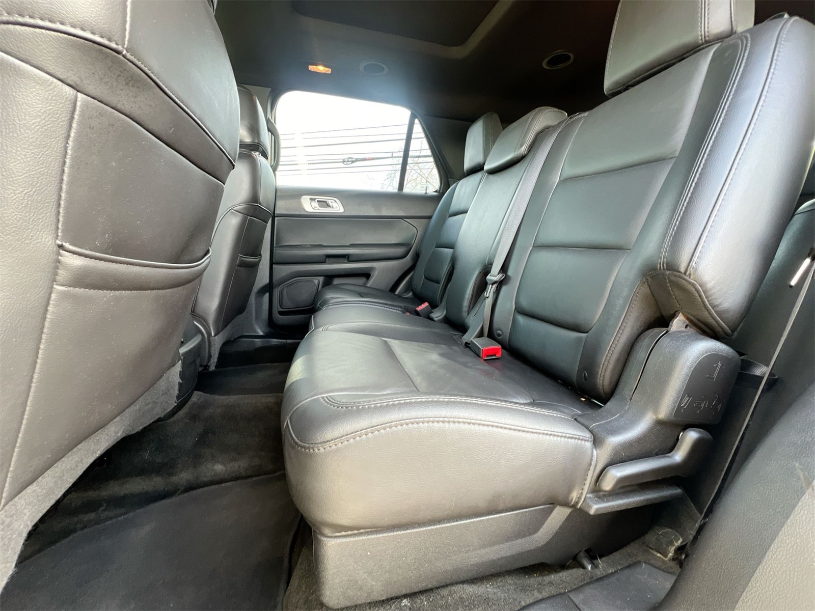 Thumbnail: 2015 Ford Explorer - 19