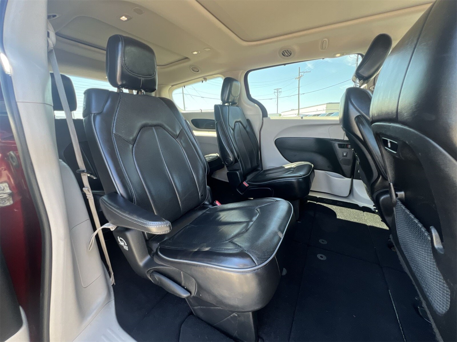 Thumbnail: 2019 Chrysler Pacifica - 21