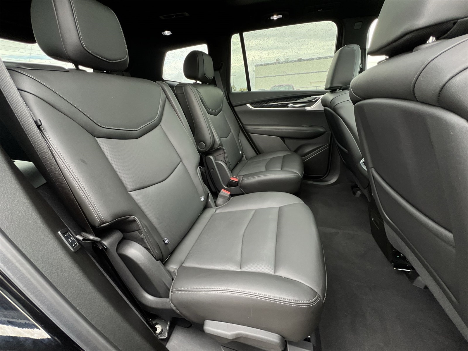 Thumbnail: 2025 Cadillac XT6 - 21