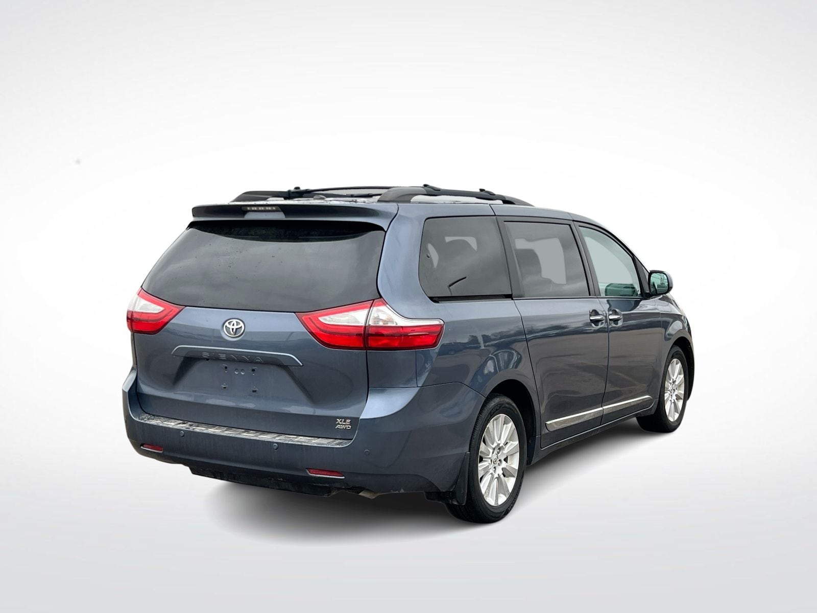 Thumbnail: 2015 Toyota Sienna - 8