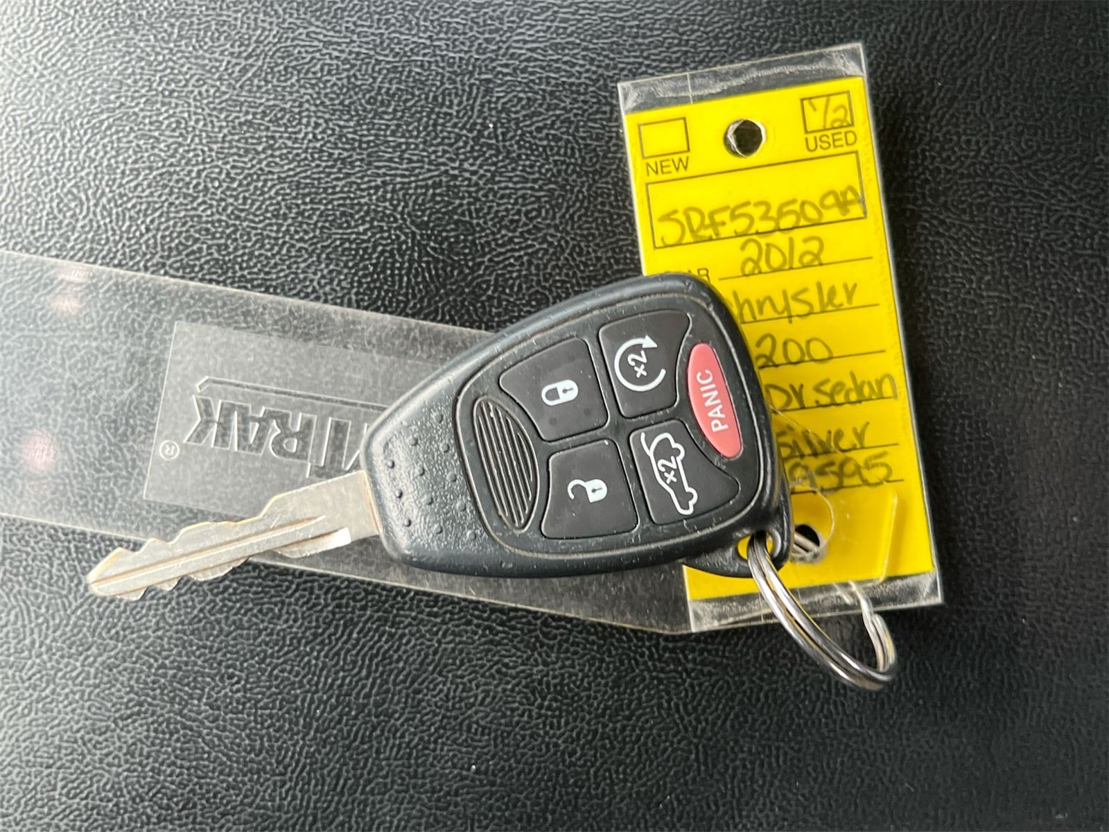 Thumbnail: 2012 Chrysler 200 - 33