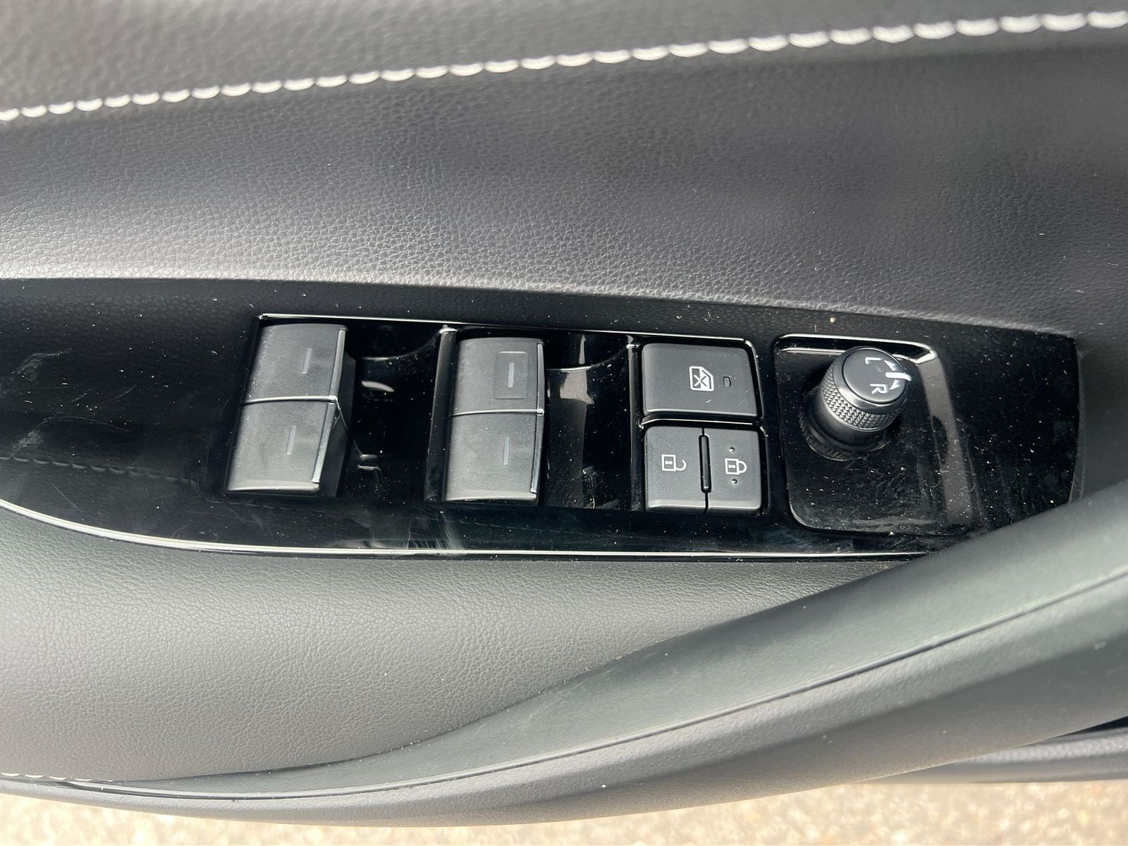 Thumbnail: 2022 Toyota Corolla - 17