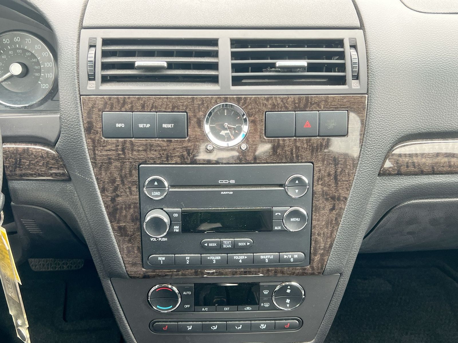 Thumbnail: 2009 Mercury Milan - 26