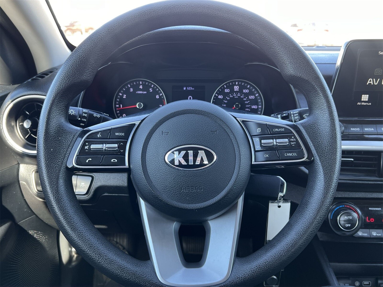 Thumbnail: 2019 Kia Forte - 23