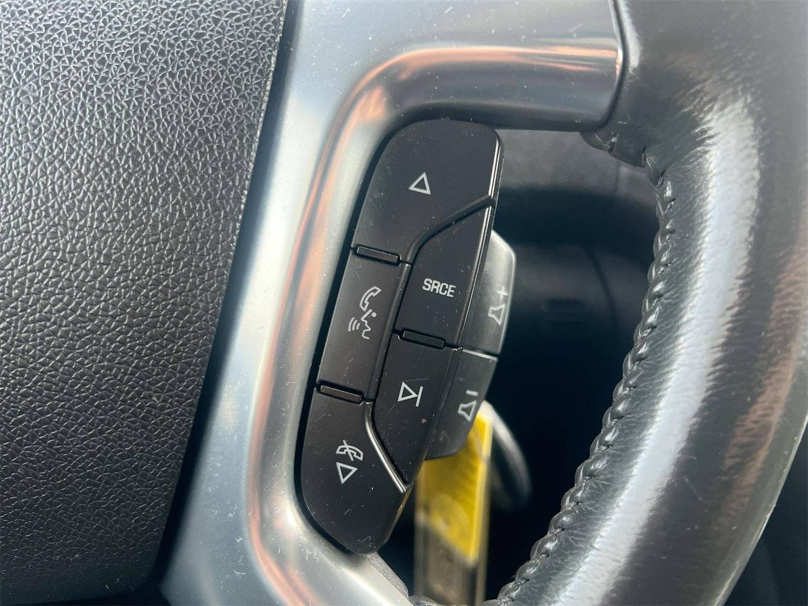 Thumbnail: 2015 GMC Acadia - 24