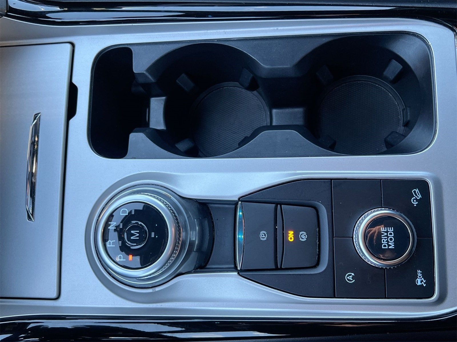 Thumbnail: 2024 Ford Explorer - 32