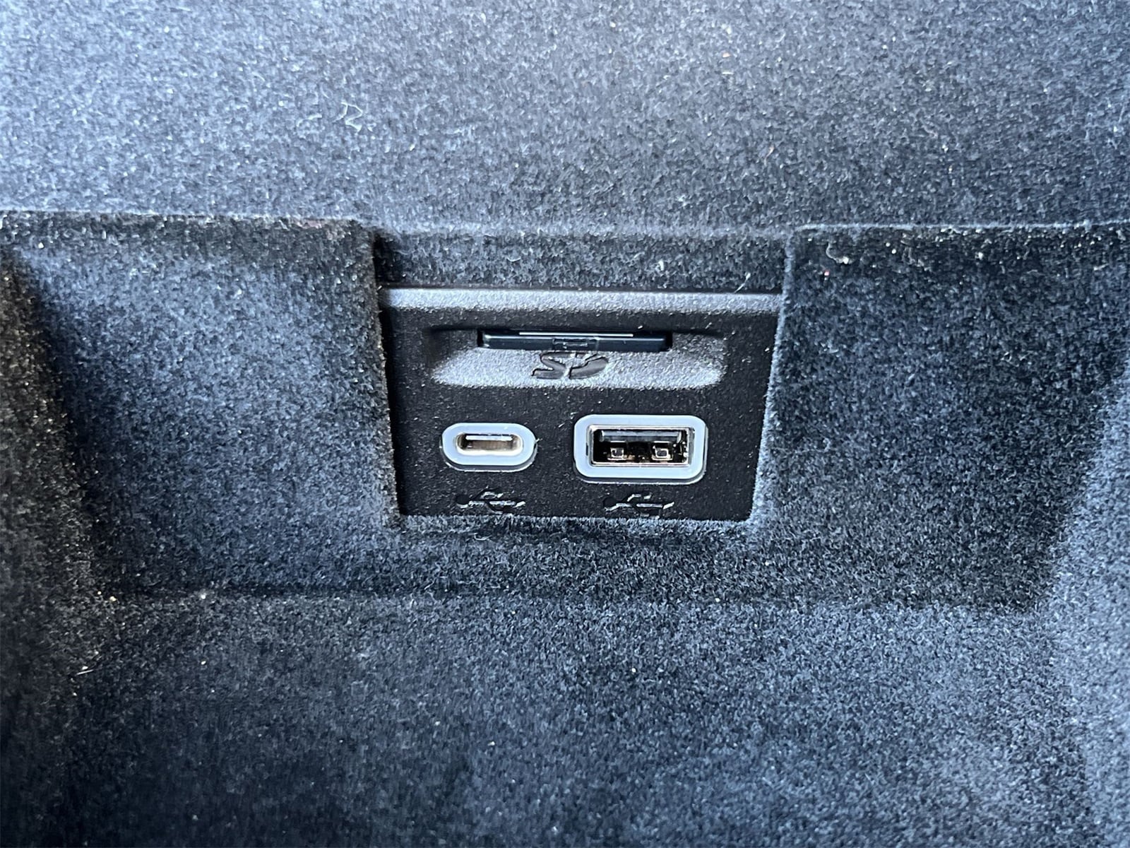 Thumbnail: 2022 Cadillac XT6 - 32