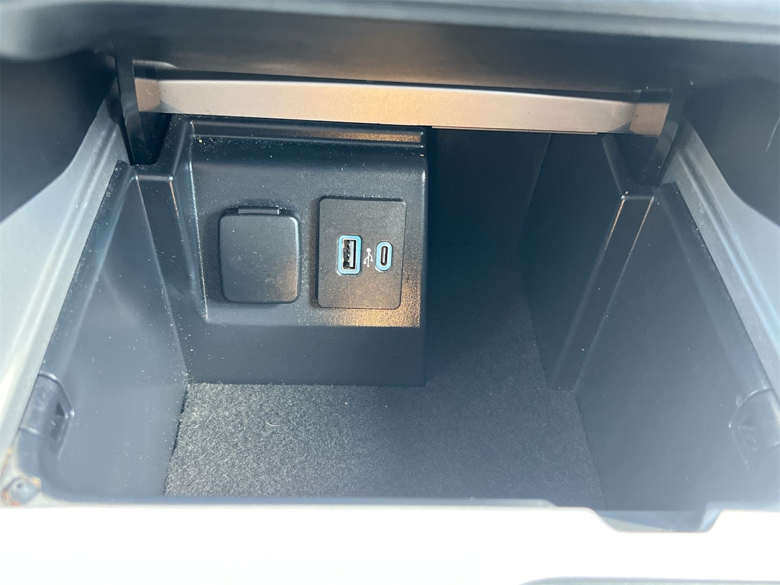 Thumbnail: 2023 Ford Explorer - 31