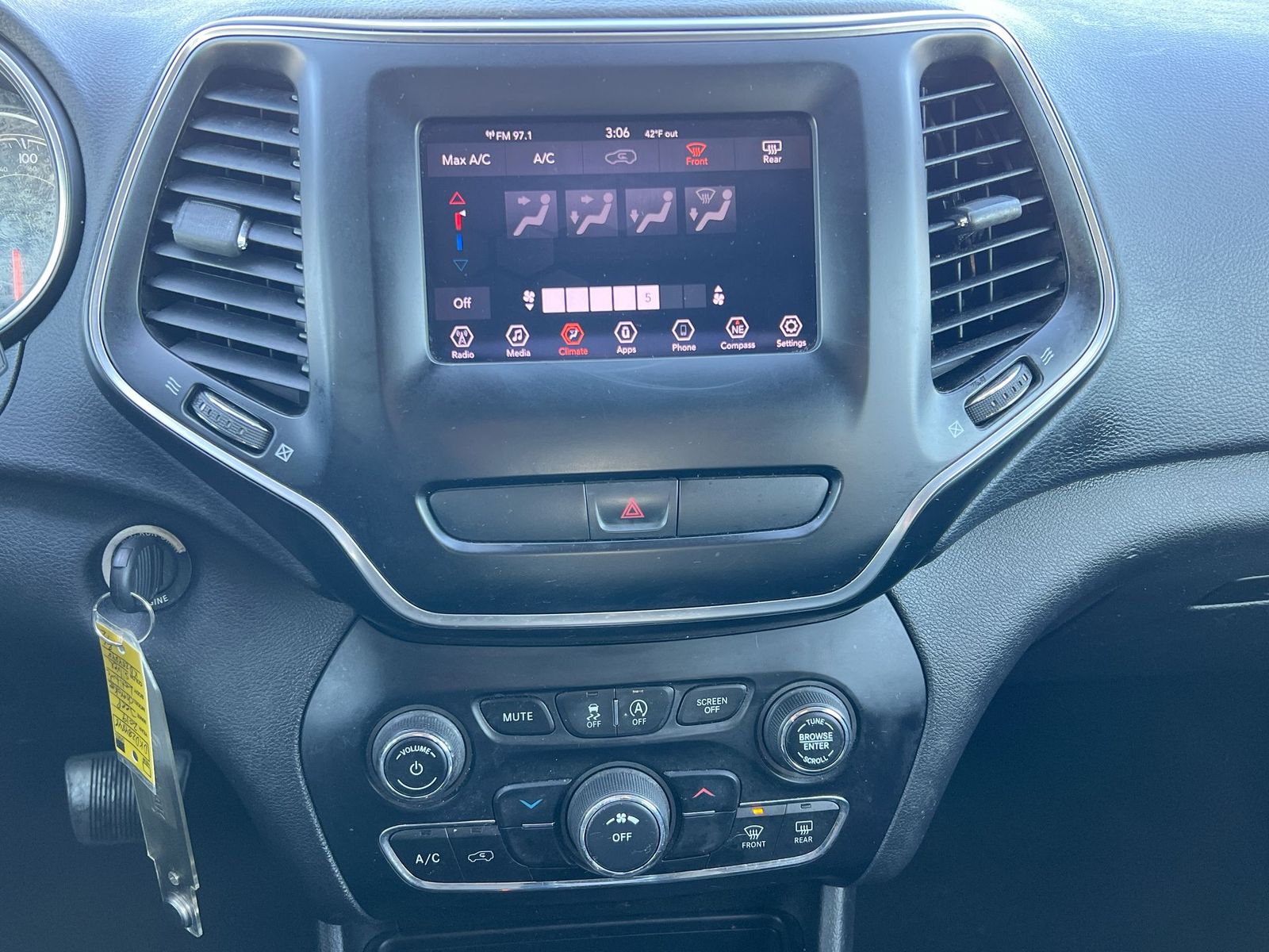 Thumbnail: 2019 Jeep Cherokee - 27