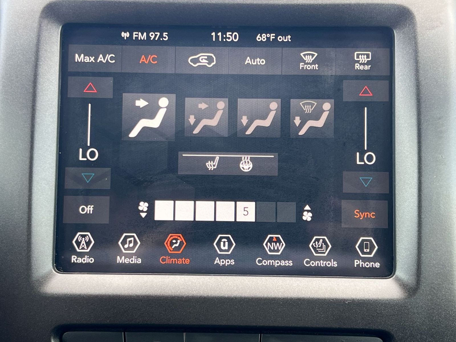 Thumbnail: 2019 Jeep Cherokee - 28