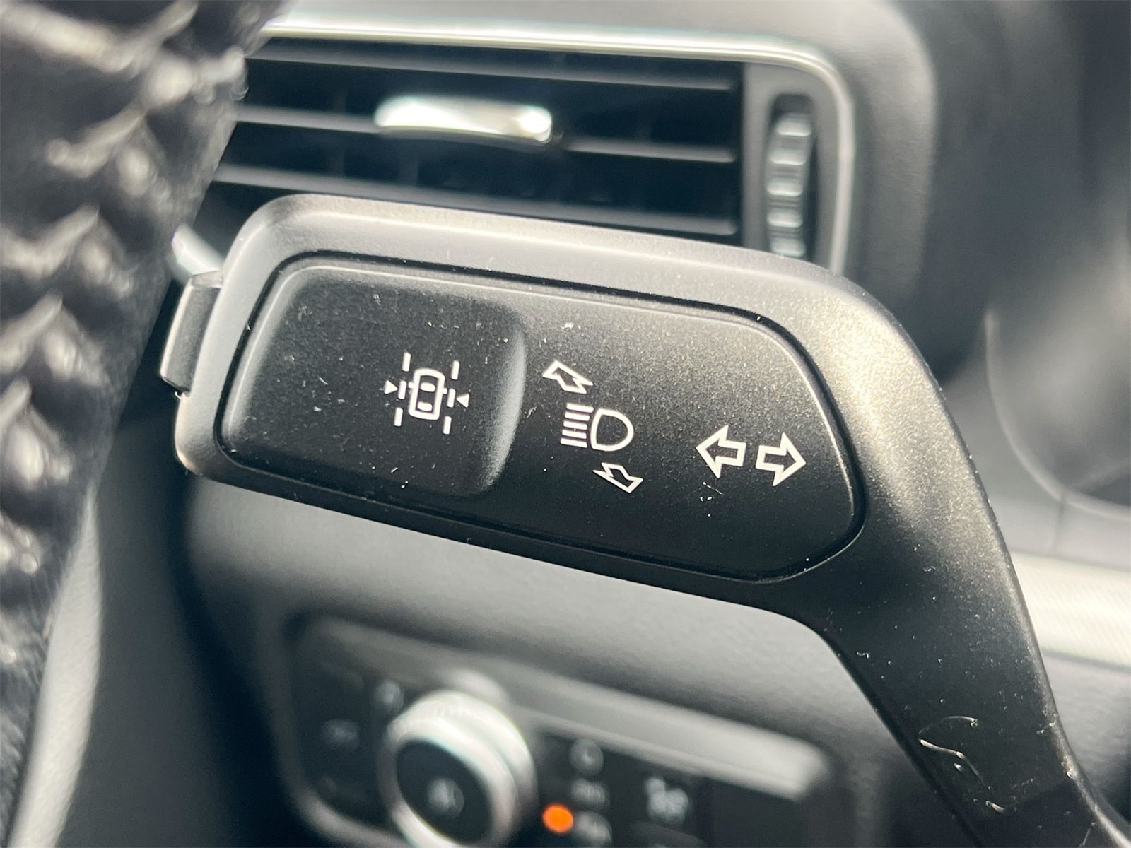 Thumbnail: 2020 Ford Explorer - 26