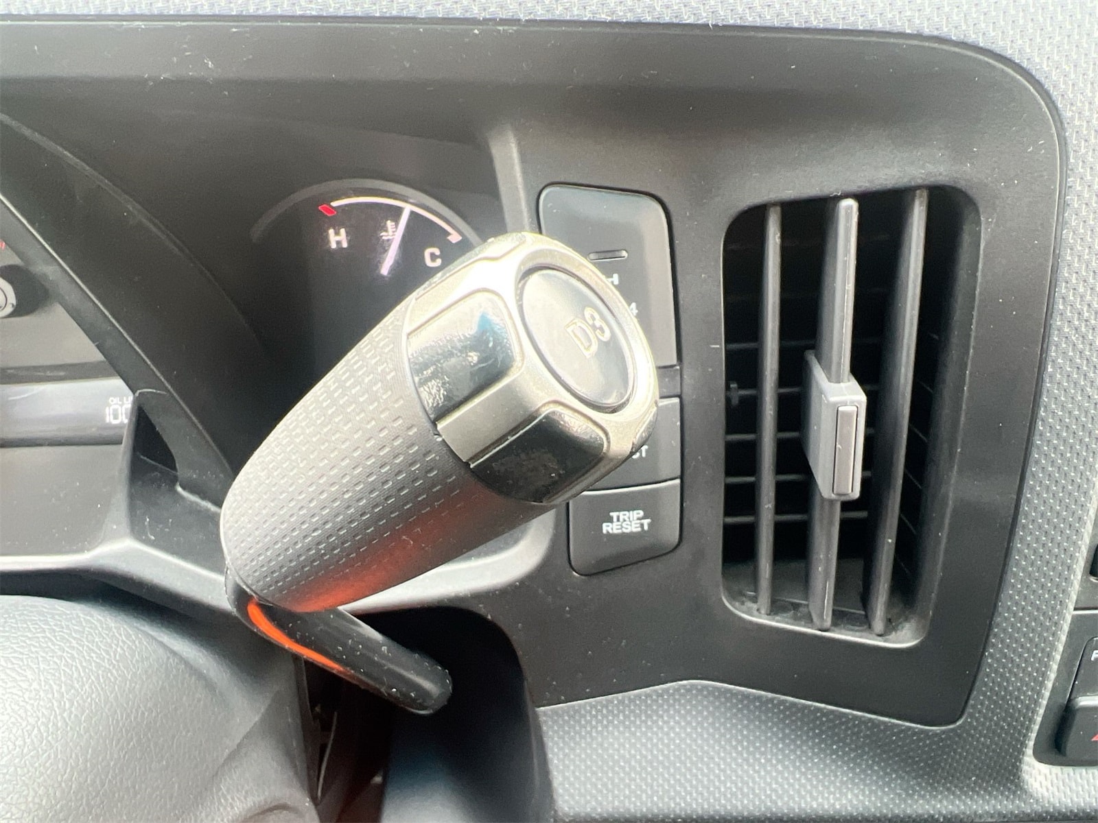 Thumbnail: 2012 Honda Ridgeline - 30