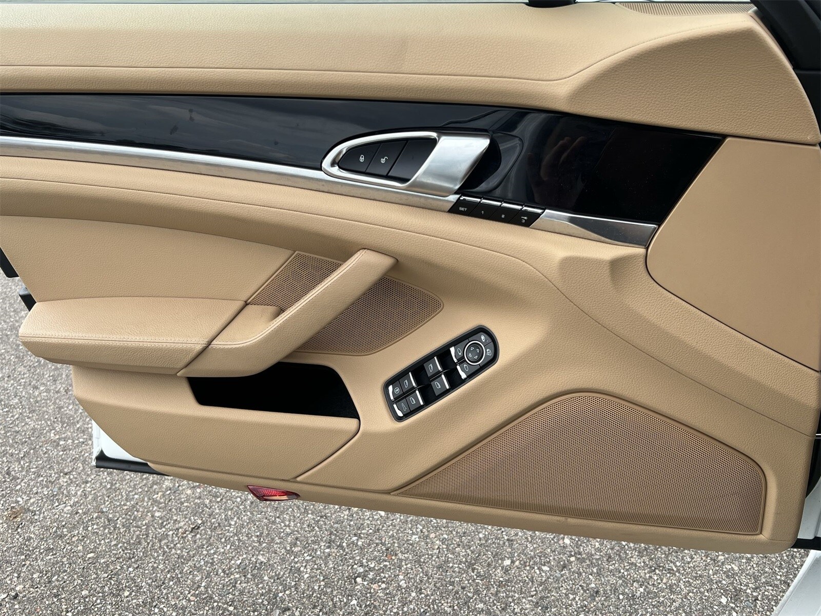 Thumbnail: 2013 Porsche Panamera - 30