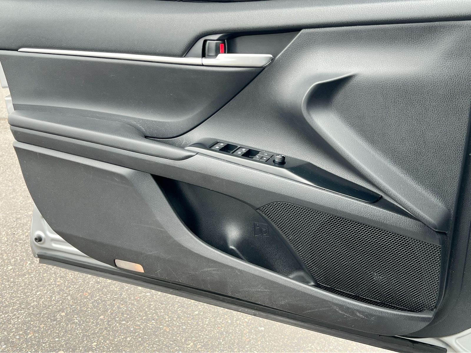 Thumbnail: 2019 Toyota Camry - 29