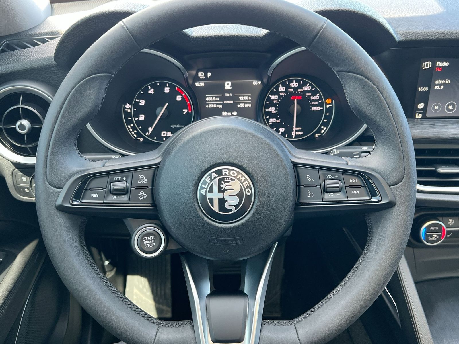 Thumbnail: 2020 Alfa Romeo Stelvio - 22