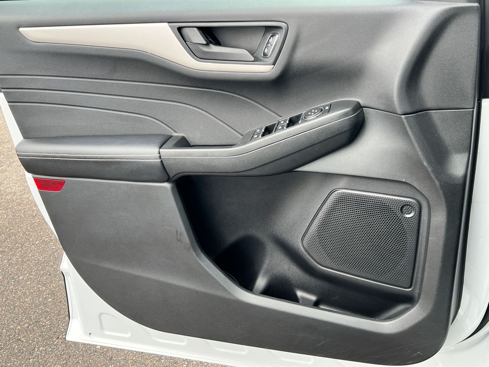 Thumbnail: 2022 Ford Escape - 30