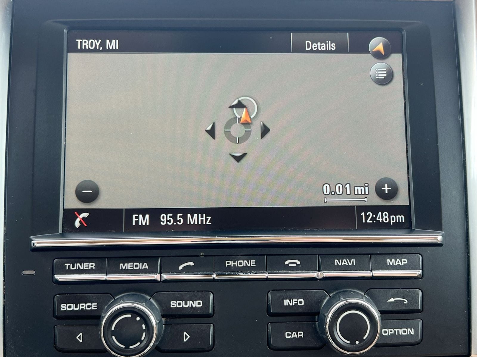 Thumbnail: 2015 Porsche Macan - 28