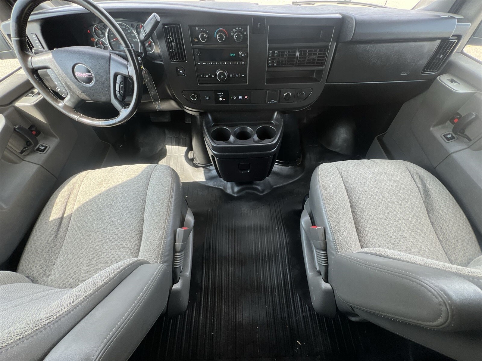 Thumbnail: 2020 GMC Savana - 15