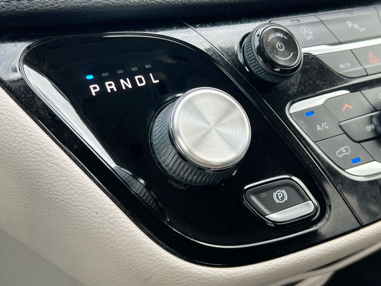 Thumbnail: 2019 Chrysler Pacifica - 32