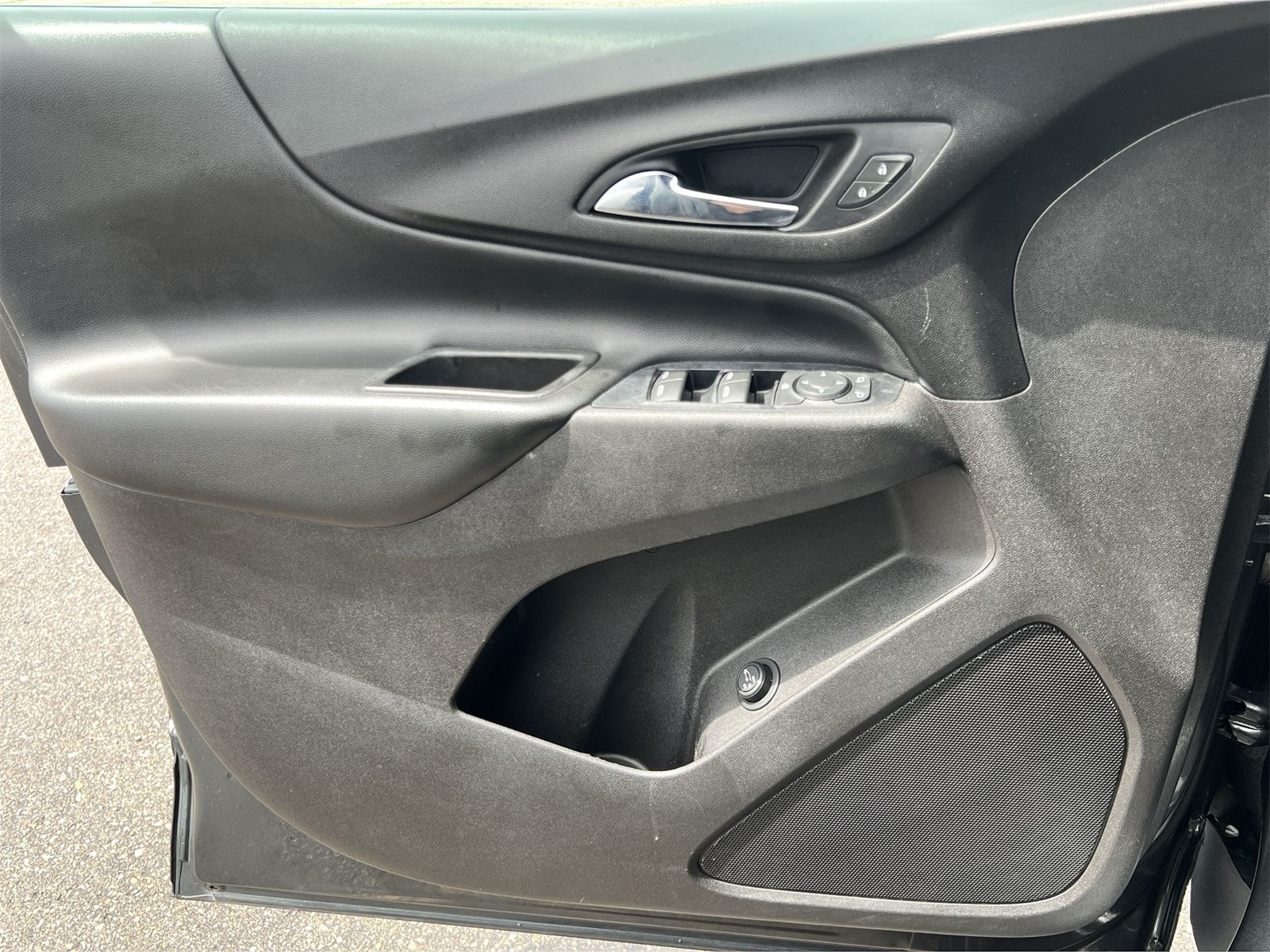 Thumbnail: 2020 Chevrolet Equinox - 31