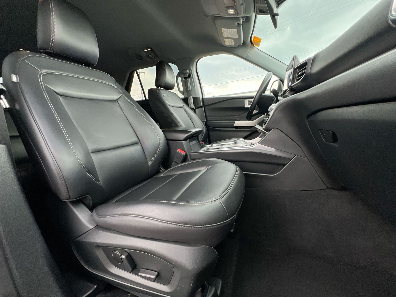 Thumbnail: 2022 Ford Explorer - 21