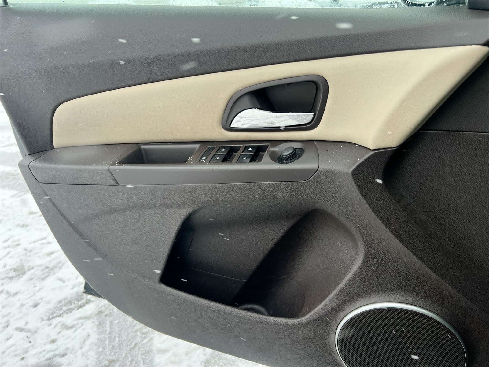 Thumbnail: 2011 Chevrolet Cruze - 29