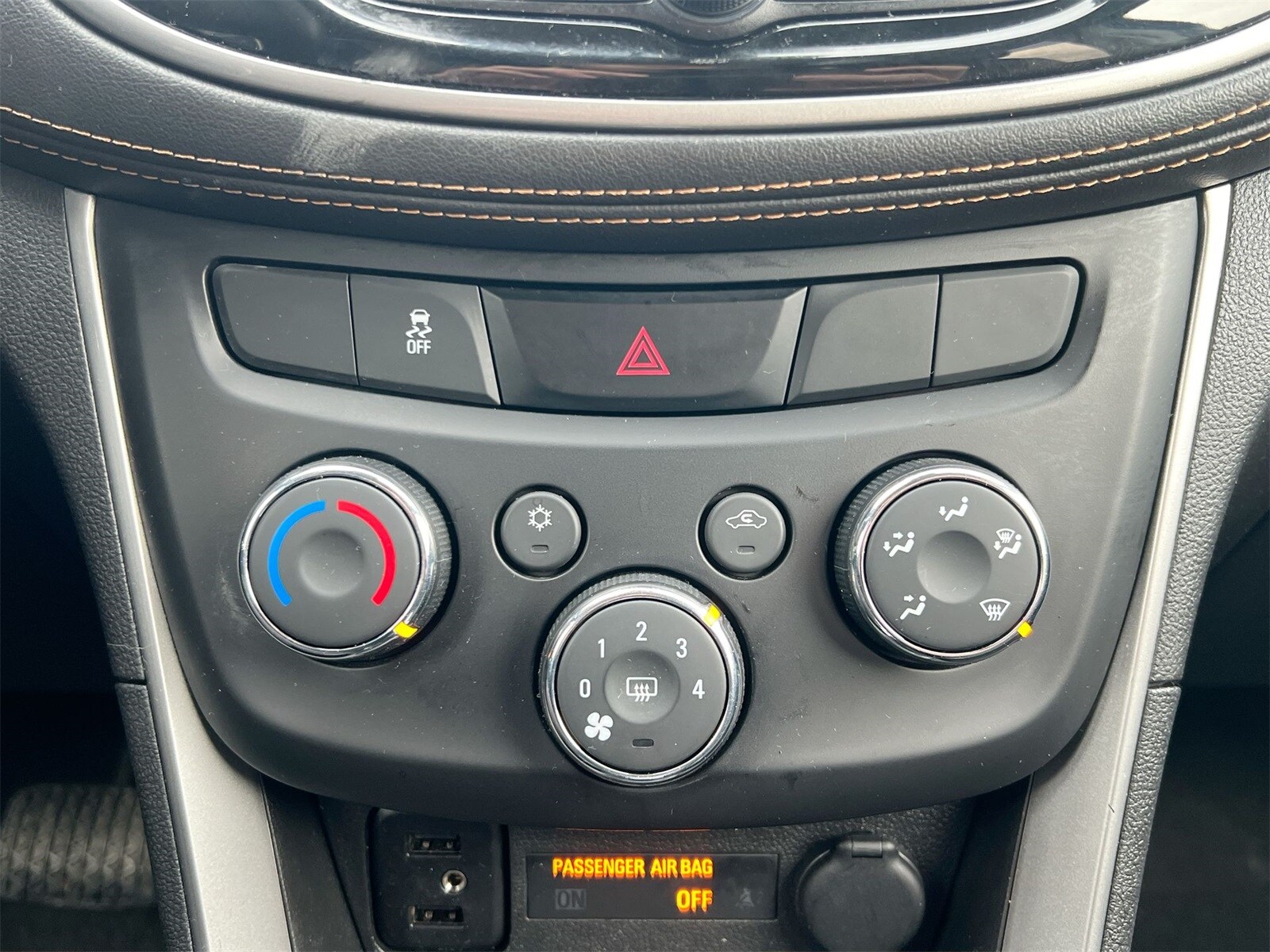 Thumbnail: 2017 Chevrolet Trax - 29