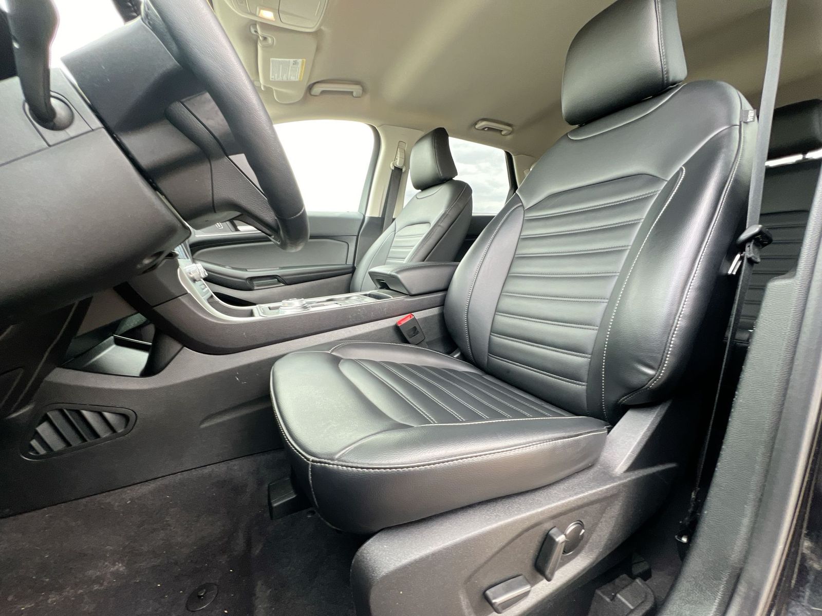 Thumbnail: 2023 Ford Edge - 16