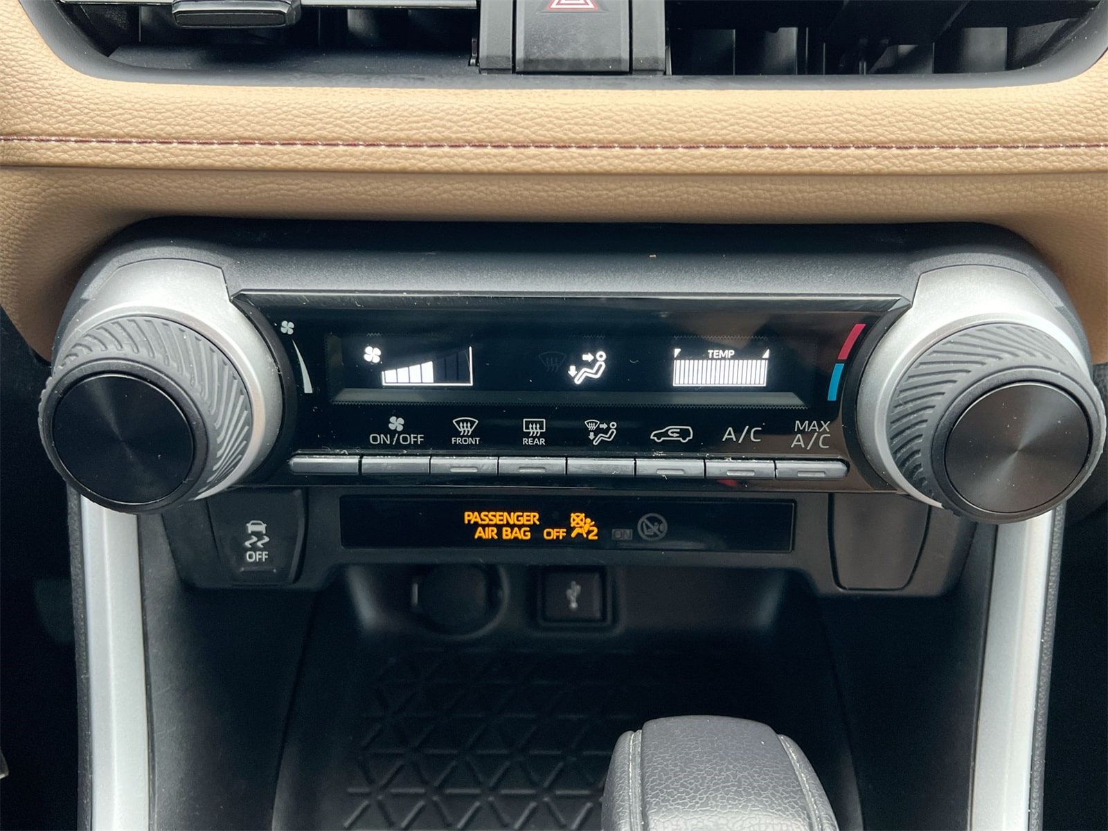 Thumbnail: 2022 Toyota RAV4 - 29