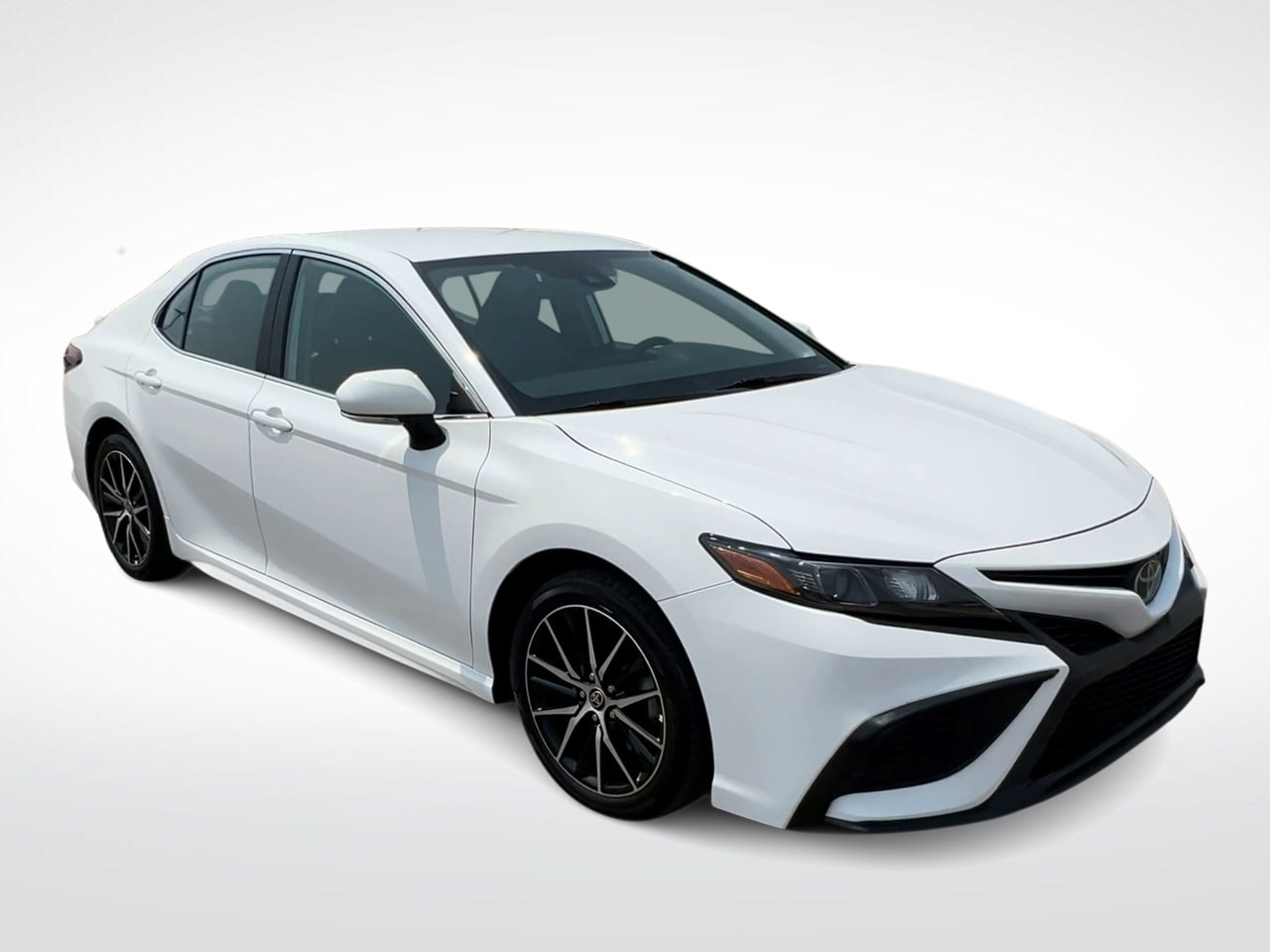 2022 Toyota Camry SE 2