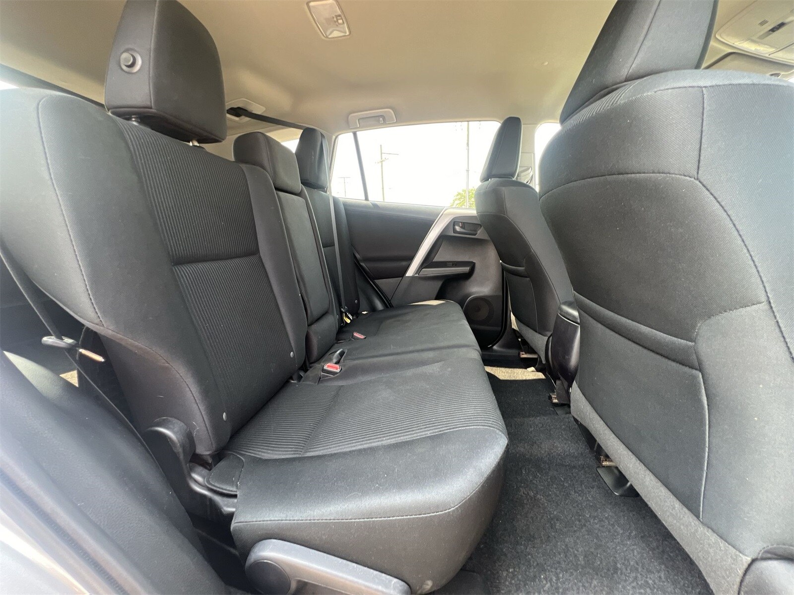Thumbnail: 2017 Toyota RAV4 - 20
